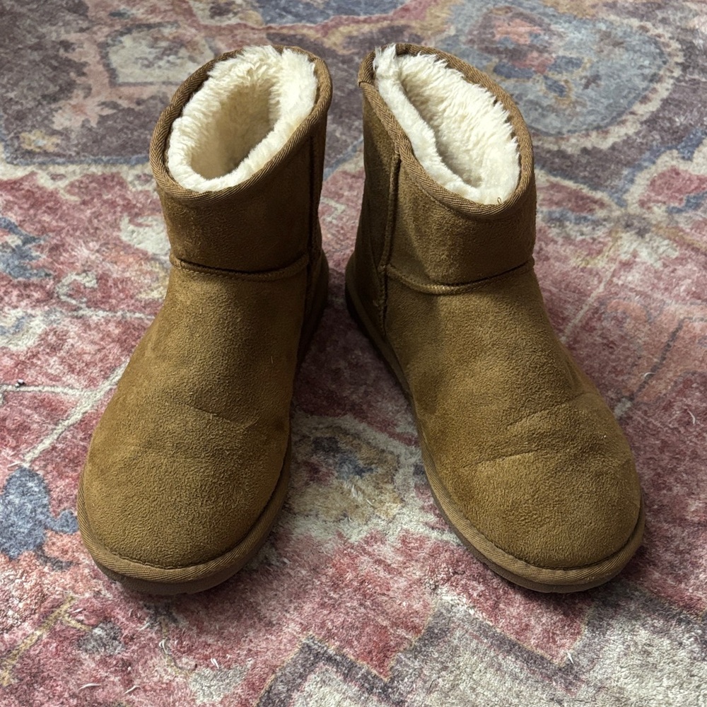Clpp’li Women’s Slip On Faux Suede Boots, Size 8